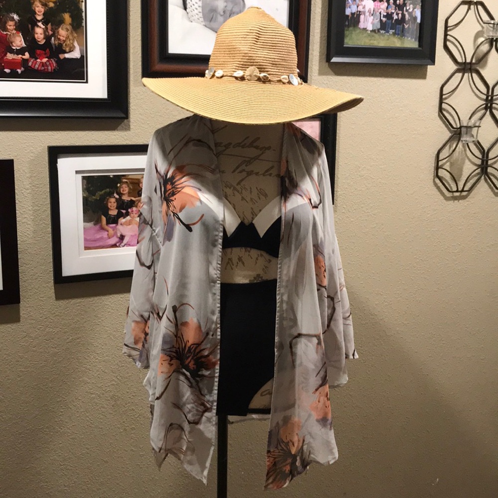 BNWT Kimono